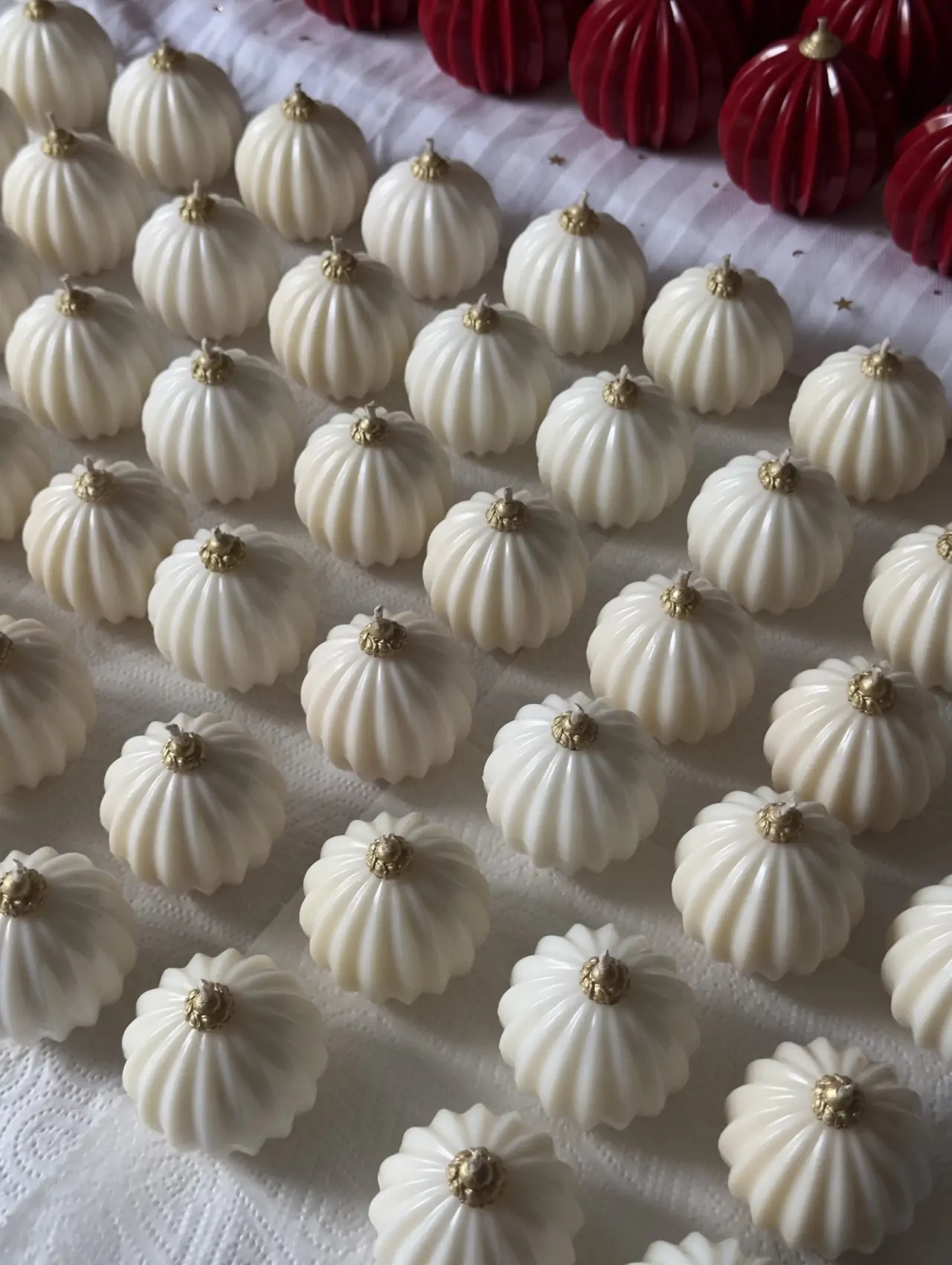 Керамический шар 6 см ребристый белый