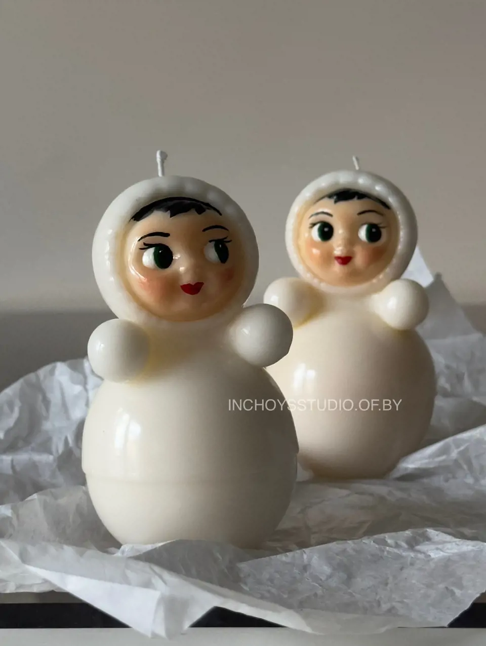 Неваляшка в белом в подарочной коробке  — изображение 3